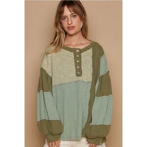 POL Forest Green Size Large Round Neck Balloon Sleeve Thermal Contrast Knit Top